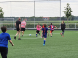 Laatste training S.K.N.W.K. JO11-1JM (partijtje tegen de ouders) van maandag 27 mei 2024 (30/137)